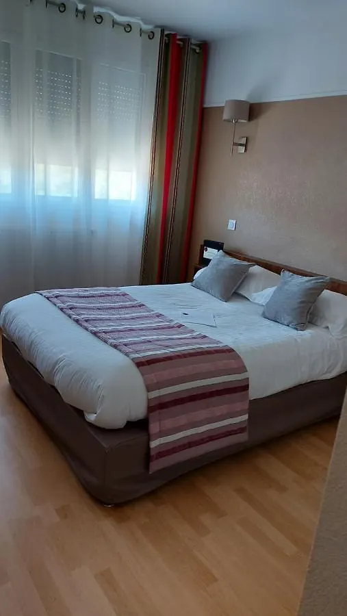 Hotel Brun Saint-Lattier 3*,