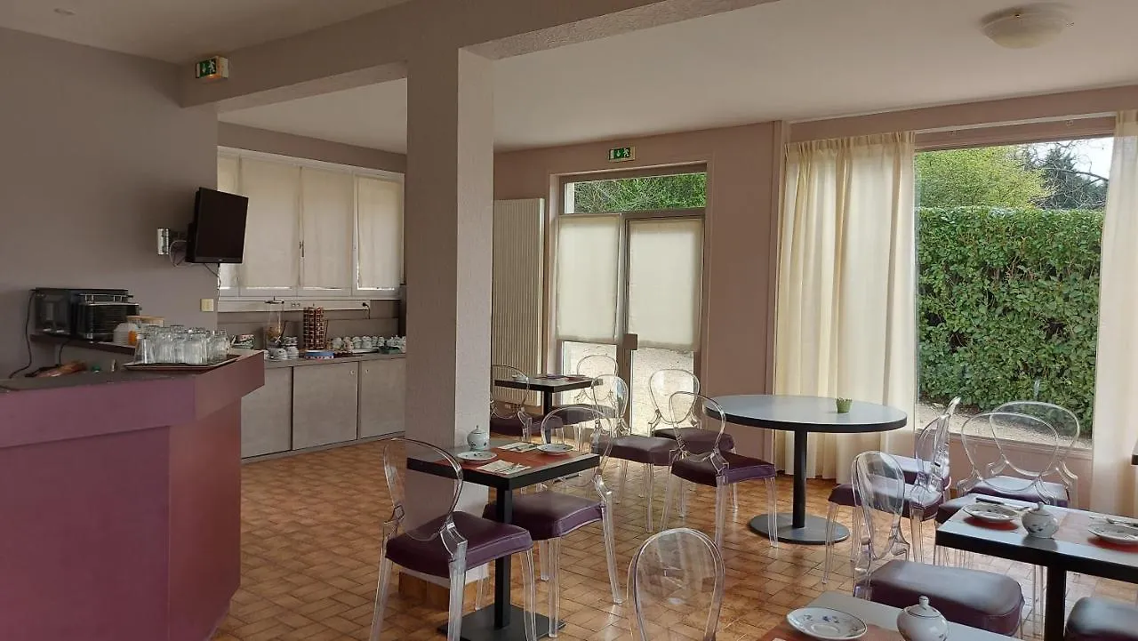 Hotel Brun Saint-Lattier 3*,  France
