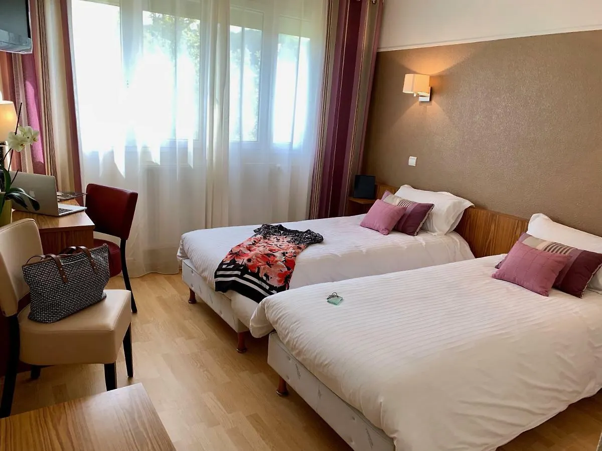 Hotel Brun Saint-Lattier 3*,